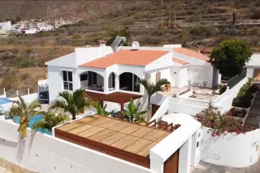 Gezellige Villa Met Prachtig Zicht En Zwembad Arona  Exterior photo